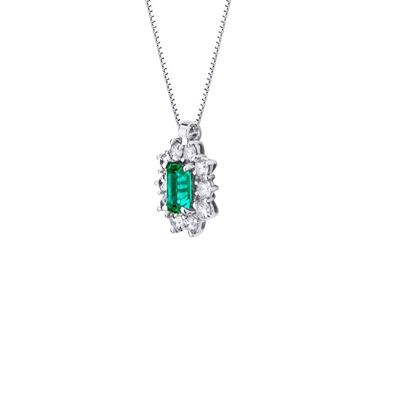 Necklace with emerald and diamonds as pendant