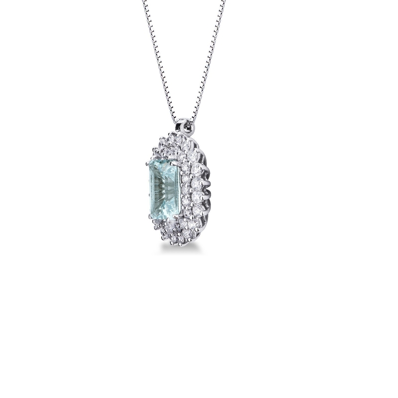 Necklace with emerald cut aquamarine crowned by diamonds