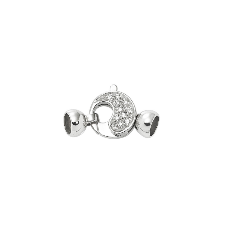 Pearl necklace closure with pavè of diamonds