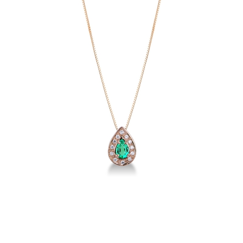 Necklace with pendant, diamonds and a central emerald