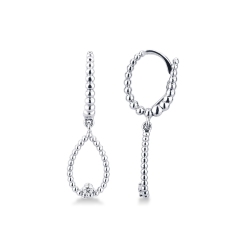 18k white gold drop earrings with pear shaped pendants with diamonds 