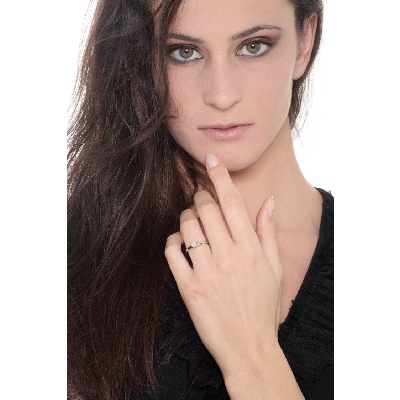 Solitario griffe a 4 punte in oro bianco 18k con Diamante ct. 0,25