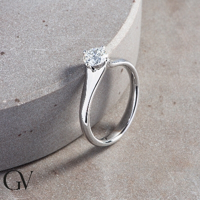 Solitario a 4 punte in oro bianco 18k con Diamante ct. 0,70