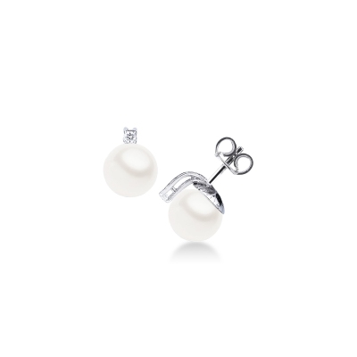 White gold 18k stud earrings with pearls of about 9 mm and diamonds 