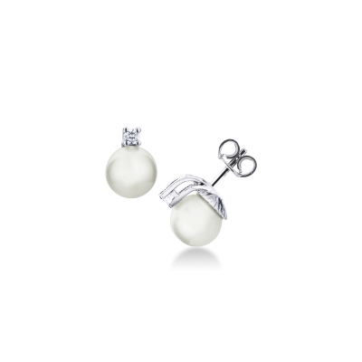 White gold 18k stud earrings with 7,5 mm pearls and diamonds 