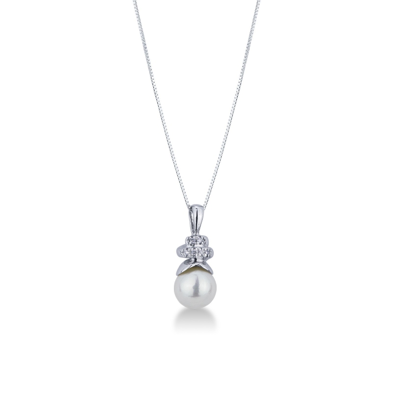 Necklace in 18k white gold with natural pearl and diamond pendant