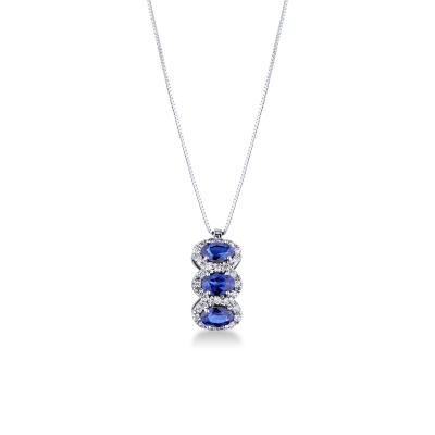 Trilogy pendant with diamonds and 3 oval blue sapphires