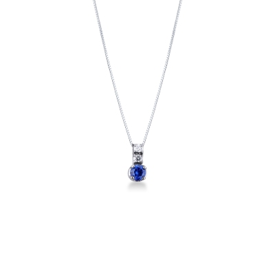 Sapphire pendant with 2 diamonds