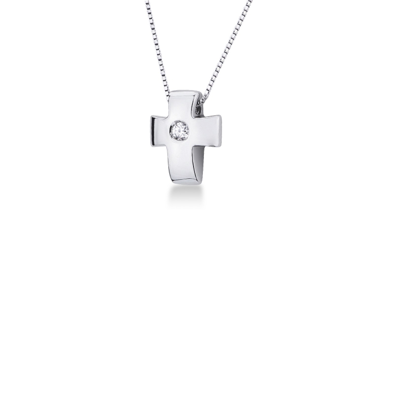 18k white gold cross pendant with solitaire diamond