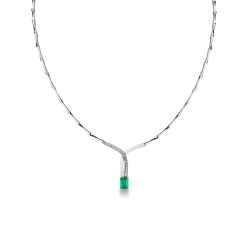 Semirigid necklace with emerald and diamonds 