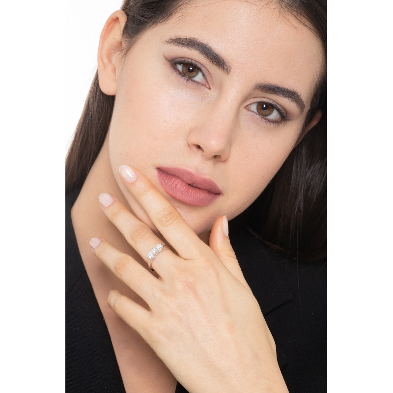 Anello modello Trilogy in Oro bianco 18k con Diamanti ct. 0,75