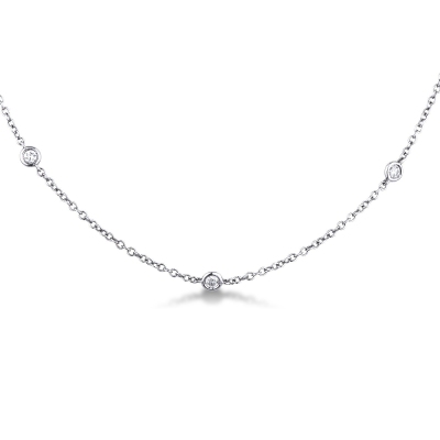 18k white gold necklace with round cut diamonds setted on full bezel