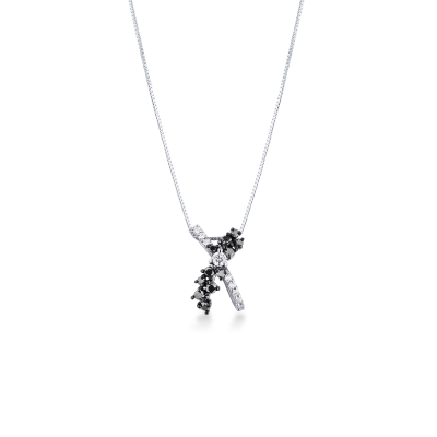 White gold 18k pendant with black and white diamonds 
