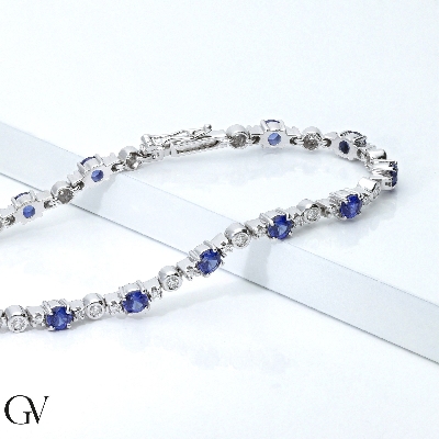 Alternate bracelet with sapphires and diamonds