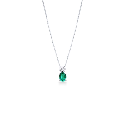 Solitaire emerald and diamonds pendant