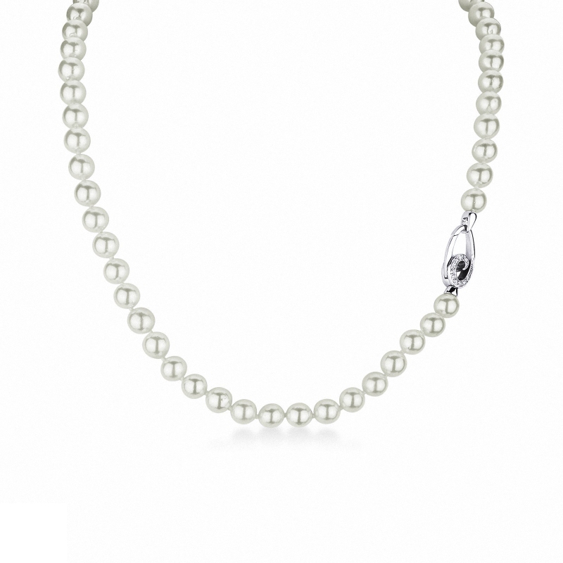 Necklace with japanese pearls, diamonds and a closure in white gold 18k