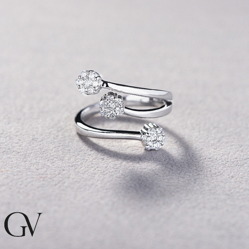 Trilogy type ring illusion in white gold 18k with diamonds pavé