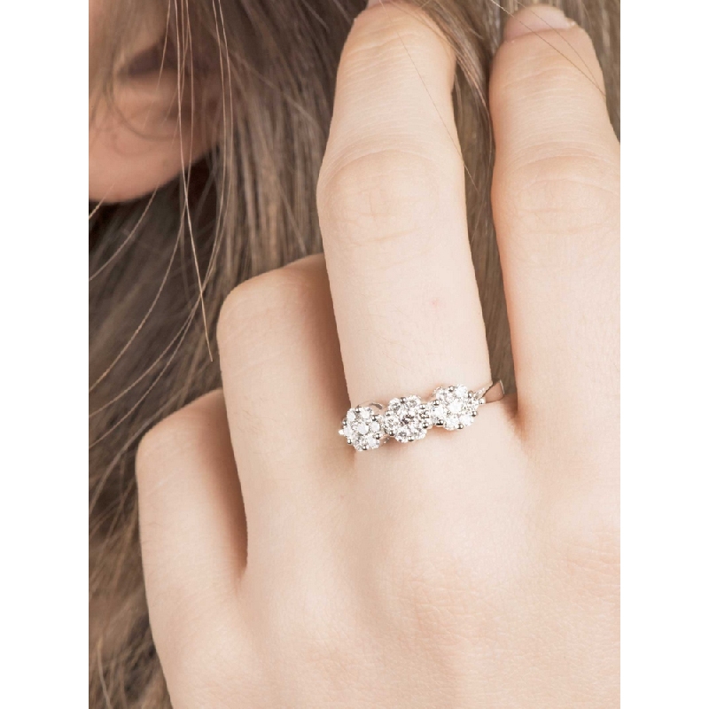 White gold 18k trilogy illusion ring with diamonds 