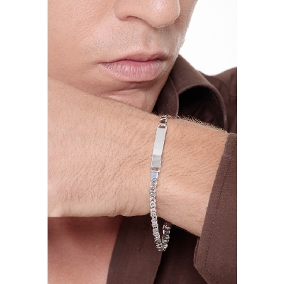 Bracciale con piastrina in oro bianco 18k