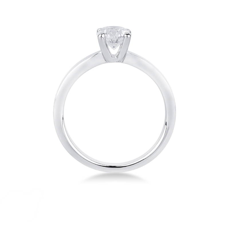 18k white gold solitaire ring with a 4 claw 0,70 ct diamond 