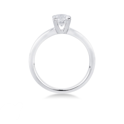 18k white gold solitaire ring with a 4 claw 0,70 ct diamond 