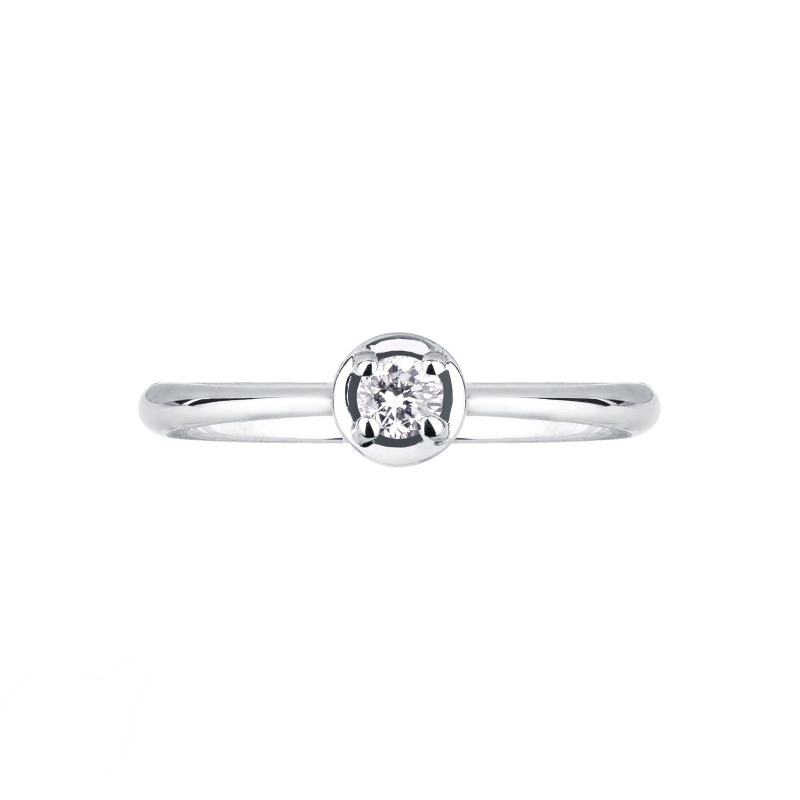 4 claw solitaire ring with a 0,10 ct diamond and regular shank