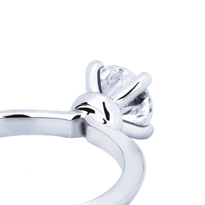 Anello fidanzamento Sospiro 0.90 ct in oro bianco 18k