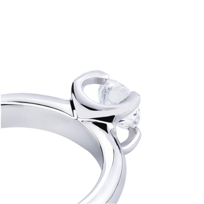 Solitaire ring in white gold 18k with a 0,70 ct diamond 4 claw 
