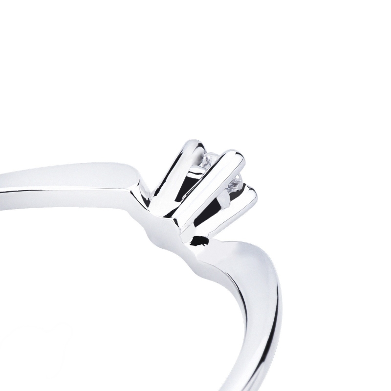 White gold 18k solitaire diamond ring 0,04 ct 