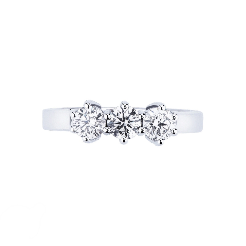 White gold 18k trilogy ring with 0,80 ct diamonds