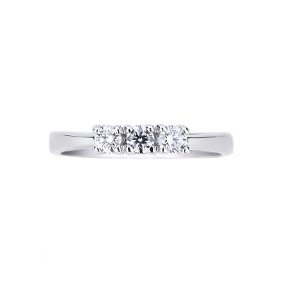 Trilogy ring regular shank with 0,30 ct diamonds 