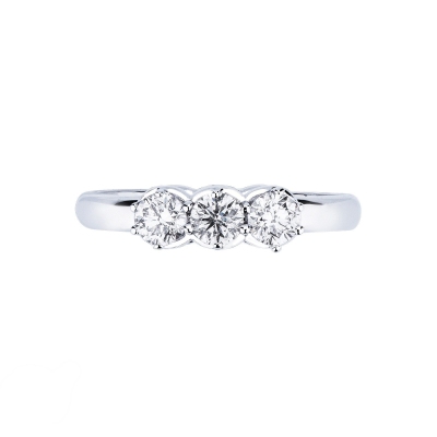White gold 18k trilogy ring with 0,60 ct diamonds 