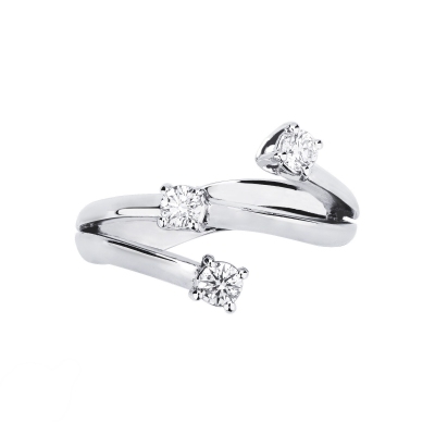 White gold 18k trilogy ring with diamonds 0,32 ct