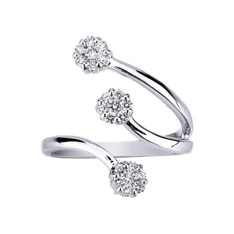 White gold 18k trilogy ring with diamonds pavé