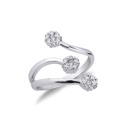 White gold 18k trilogy ring with diamonds pavé