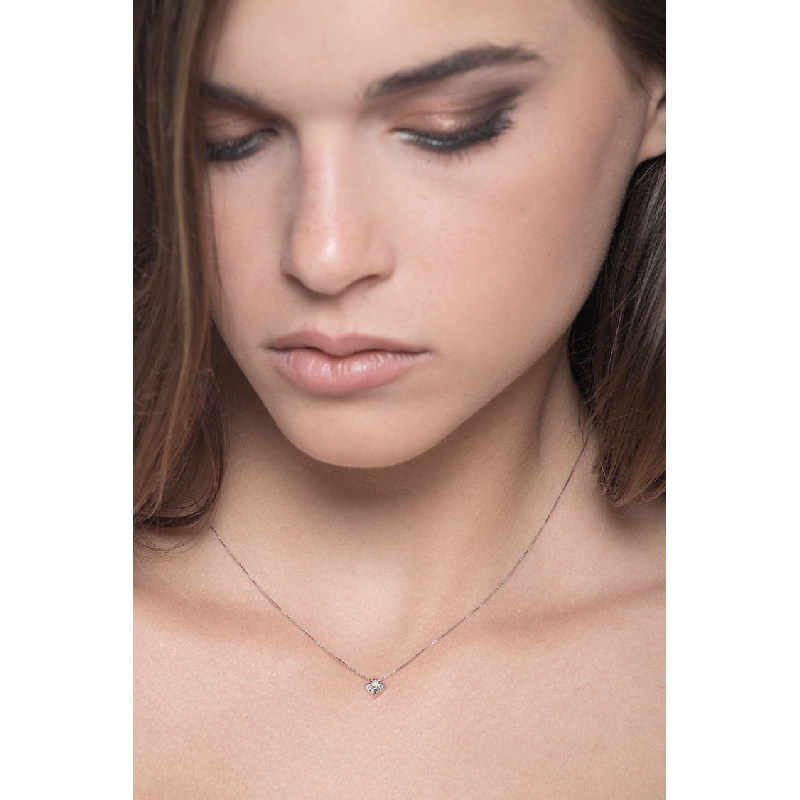 Collana punto luce a griffes grande in oro bianco 18k con diamante