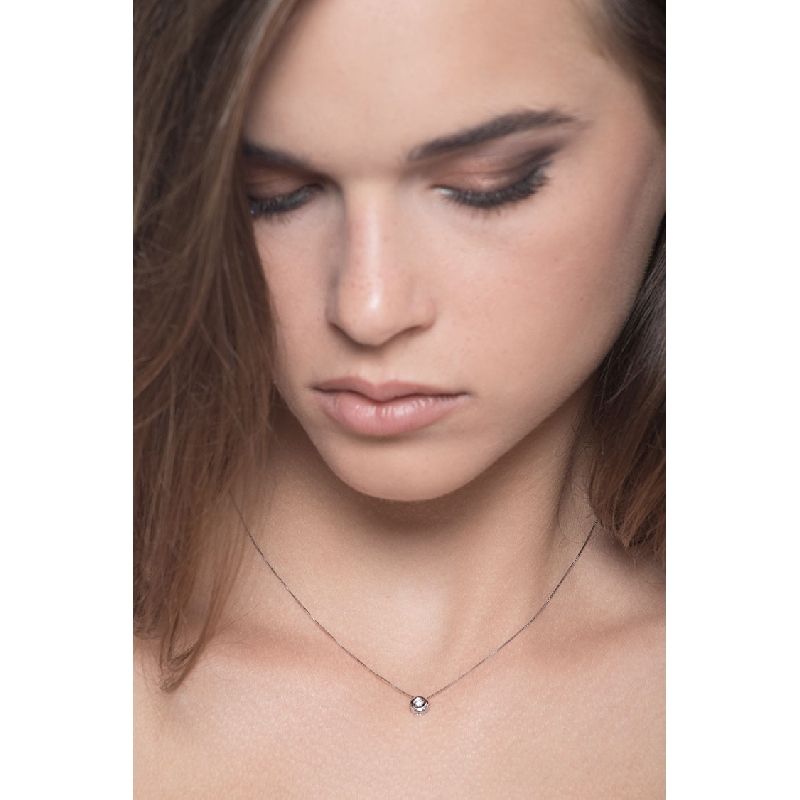 Collana punto luce a cipollina in oro bianco 18k con diamante