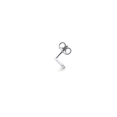 Letter Q single earring with diamonds