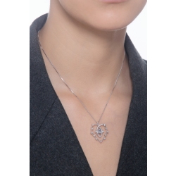 Collana con cuore acquamarina centrale e diamanti in oro bianco 2