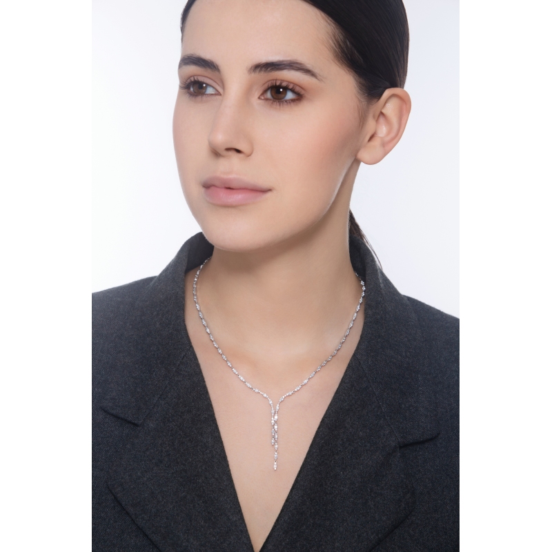 Girocollo in oro bianco 18k con navette in diamanti