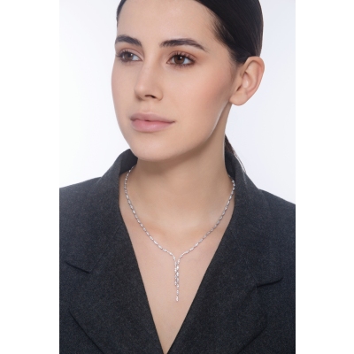 Girocollo in oro bianco 18k con navette in diamanti