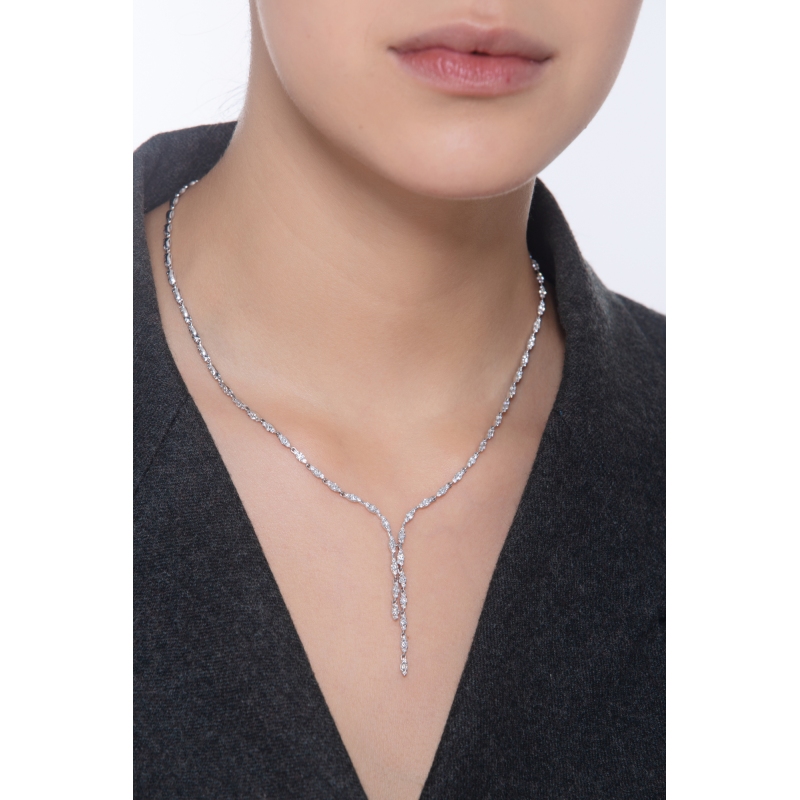 Girocollo in oro bianco 18k con navette in diamanti