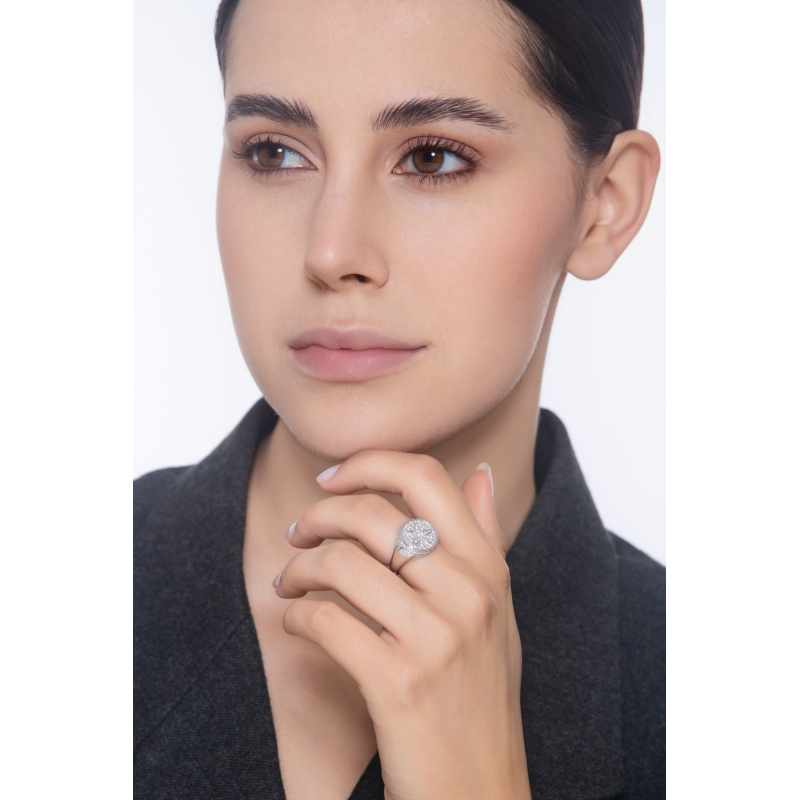 Anello chevalier con stella in oro bianco 750 con diamanti