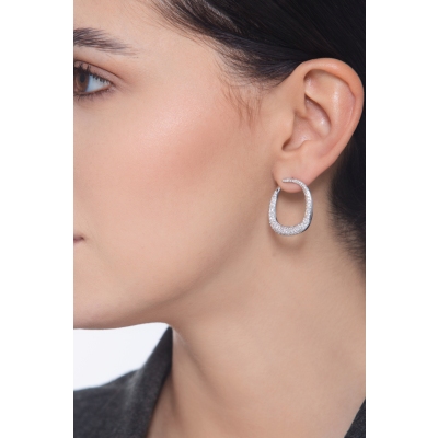 Orecchini design a cerchio in oro bianco 750 con diamanti