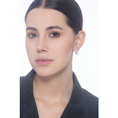 Orecchini design in oro bianco 18k con acquamarine taglio goccia e diamanti