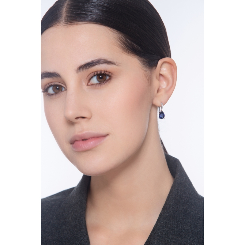 Orecchini a monachella in oro bianco 750 con zaffiro blu a goccia e diamanti 