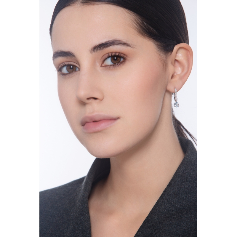 Orecchini monachella in oro bianco 18k con diamanti e acquamarina