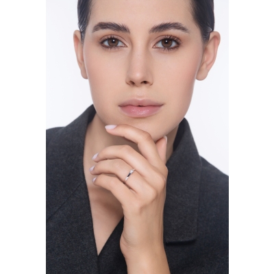 Anello solitario lineare 4 griffe con diamante 0.15 ct