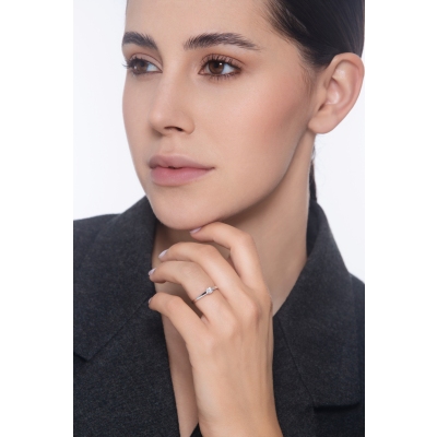 Anello solitario in oro bianco 18k con diamante 0.25 ct