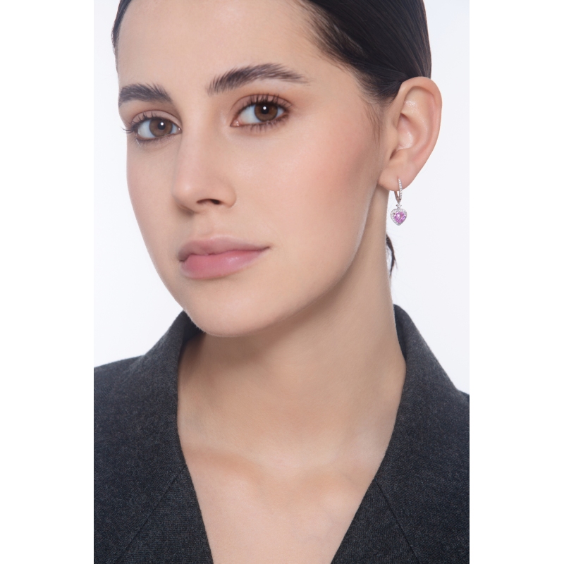 Orecchini pendenti in oro bianco 18k con zaffiro rosa cuore e diamanti